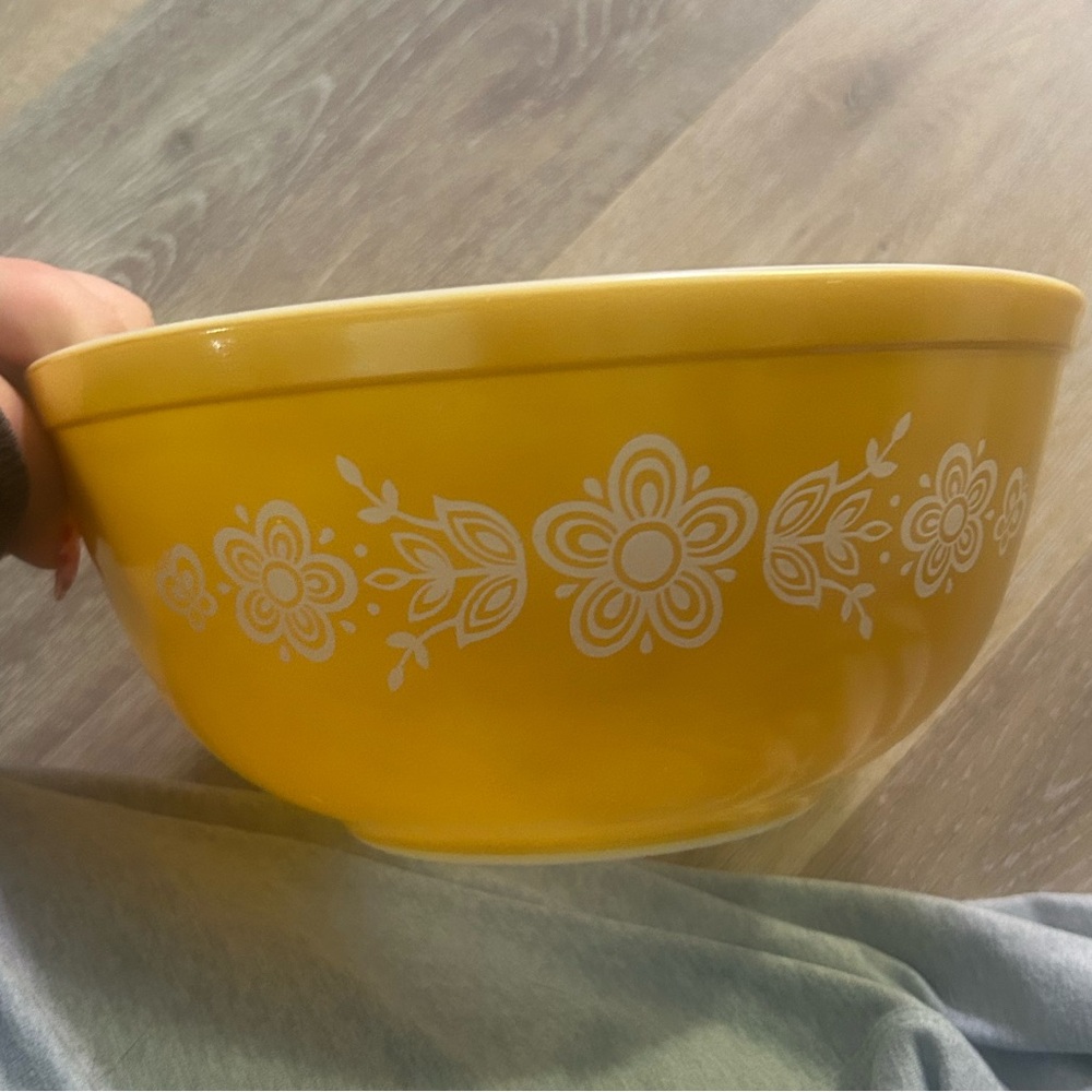 Vintage Pyrex Bowl